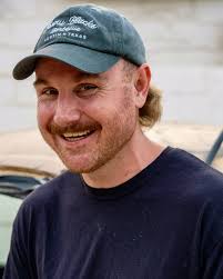 Back and to the left. #Comedy #jfk #dog #tail