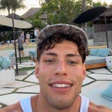 Riki Jordan's Instagram, Twitter & Facebook