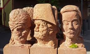 File:Rodalben-Dr. Johann Peter Frank-Platz-35-Stephan Mueller-Koepfe-gje.jpg 