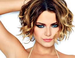 A primary concern with square faces is adding softness.an asymmetrical cut featuring longer pieces at the front which gradually becomes shorter at the back elongates a square face. The 20 Best Short Wavy Haircut