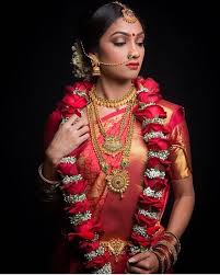 We make customised fresh flower garlands for indian weddings, religious ceremonies, hair garlands and decorative garlands! The Prettiest Jaimaalas We Spotted On South Indian Couples Wedmegood