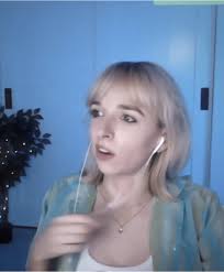 Petra Slay Gole Slike