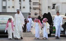 نقدم لكم كيفية أداء صلاة عيد الأضحى، قال مركز الأزهر العالمي للفتوى الإلكترونية إن صلاة العيد ركعتان، يبدأهما الإمام بتكبيرة الإحرام ثم يقول دعاء. ÙƒÙŠÙÙŠØ© ØµÙ„Ø§Ø© Ø§Ù„Ø¹ÙŠØ¯ ÙˆÙ…ÙˆØ¹Ø¯ ØµÙ„Ø§Ø© Ø¹ÙŠØ¯ Ø§Ù„Ø£Ø¶Ø­Ù‰ ØªÙ‡Ø§Ù…Ø© Ø¨Ø±Ø³