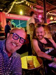 Any cool jazz clubs in the area? 🎺🎷🎹