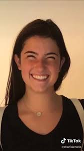 Charli D Amelio In 2020 Laughing Photos Rare Photos Rare Pictures