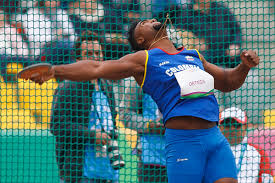Los dedos ligeramente separados entre sí y el dedo pulgar separado del resto. Atletismo Lazamientos Y Fases Actividad Interactiva Uruguay Educa