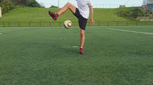 How To Do An Around The World Soccer Freestyle Trick Soccer Good Soccer Players Football Games