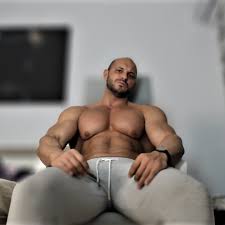 Live Muscle Show - Bodybuilder WebCam