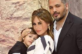 أشار الفنان اللبناني رامي عياش ، إلى أن وأعلن عياش إلى أنه يشعر بوجود مشكلة فعلية، أمام هذا التناقص الكبير في عدد الفنانين الصاعدين بمصر، والذي لا يعكس بالطبع أعداد… Ø±Ø§Ù…ÙŠ Ø¹ÙŠØ§Ø´ ÙŠÙƒØ´Ù Ø§Ù„Ø£Ø¶Ø±Ø§Ø± Ø§Ù„ØªÙŠ Ù„Ø­Ù‚Øª Ø¨Ø£Ù‡Ù„Ù‡ ÙˆÙ…Ù†Ø²Ù„Ù‡ ÙÙŠ ØªÙØ¬ÙŠØ±Ø§Øª Ø¨ÙŠØ±ÙˆØª Ù…Ø¬Ù„Ø© Ø§Ù„Ø¬Ù…ÙŠÙ„Ø©