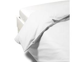 Il piumino e il cuscino rimangono a posto grazie ai nastri decorativi. Ikea Copripiumini Matrimoniali Homelook