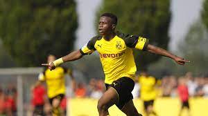 Borussia dortmund ist mehr als nur ein arbeitgeber. Borussia Dortmund B Jugend Youssoufa Moukoko Stellt Neuen Tor Rekord Auf Eurosport