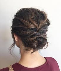 Après cela, libérez quelques petites mèches sur vos chignons pour donner un aspect un peu décoiffé. 1001 Tutos Et Idees Pour Faire Un Chignon Facile Et Rapide