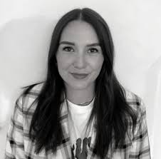 Mollie Higgins's Instagram, Twitter & Facebook