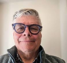 Jim Loring's Instagram, Twitter & Facebook