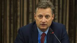 David Littleproud congratulates Jamie Chaffey for Parkes seat