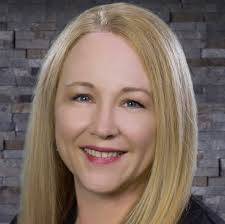 Elizabeth Dirks's Instagram, Twitter & Facebook