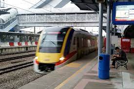 Naik ktm/kereta api tanah melayu dari stesen kl sentral ke serdang (ktm ni dah lama ada pada 1995. Sungai Buloh Mrt Station Interchange Station To The Ktm Komuter Service And The Northern Terminus Of The Mrt Sungai Buloh Kajang Line Klia2 Info