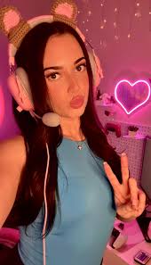 Twitch.tv/schruppypuppy drop a follow and I'll follow back! Will be live  tonight!