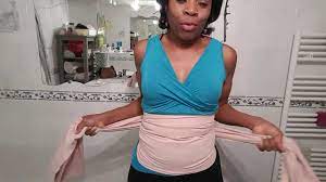 Le ventre d'une femme sera naturellement moins gras que ses hanches ou ses cuisses. Bandage Du Ventre Apres L Accouchement Youtube