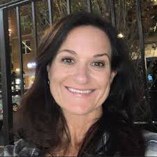 Laurie Newcomb's Instagram, Twitter & Facebook