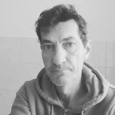 Is it unethical to take street pictures of strangers in public settings and  posting it