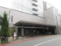 東京大学の大学院博士課程に留学中の区諾軒さん（３３）が、一時帰国のために香港に向かったのは今月５日夜のことだ。 コロナ対策のため、翌６日未明に一時隔離のホテルに入った。 約２時間後、身体を休める間もなく、香港警察の特別チームによって逮捕された… 2021年1月10日 5. æ¸¡è¾ºé ã¿ã«ã¯ã©ããã«ç¦å²¡ Beauty Road ãã¦ã'ã'ã®ãã­ã°