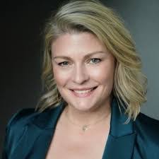 Stephanie Dashwood's Instagram, Twitter & Facebook