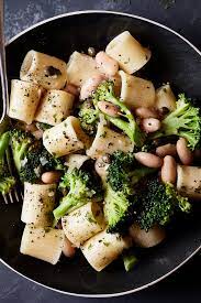 White Bean Piccata Pasta With Broccoli Recipe Recipe White Bean Recipes Bean Recipes Vegetarian Recipes