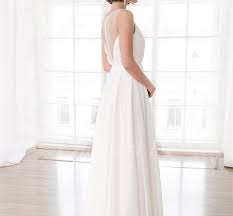 Hier finden sie verschiedene stile von hochzeitskleid schlicht in allen größen und farben mit günstigen preis. Brautkleid Standesamt Lang Schlicht Chiffon Ohne Spitze Oben Transparent Tiefer Ausschnitt