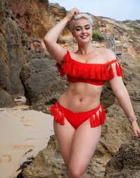 Ferrario was born in canberra, australia to an italian mother and english father. Stefania Ferrario Is Scorpia Irl Change My Mind A Hot Mess