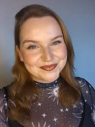 Lip gloss: applied. Self-doubt: denied. 💕✨💫 #healinginlipstick #makeup  #ukmakeup #eyeliner #selfcare #slaytheday #fyp