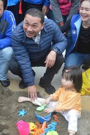 我wǒ问wèn朋友péngyou喜欢xǐhuan不bù喜欢xǐhuan这儿zhèr， 他们tāmen回答huídá他们tāmen也yě喜欢xǐhuan。 快轨站kuài guǐ zhàn在zài哪儿nǎr？ ä¾¯å‹å®œæŽ¥åœ°æ°£è¡Œå‹•æ²»ç†è½æ°'æ„