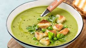 Aggiungi i piselli, la frittata spezzettata e la salsa di soia; Vellutata Di Piselli E Spinaci Ricetta Vegetariana Ricca Di Gusto