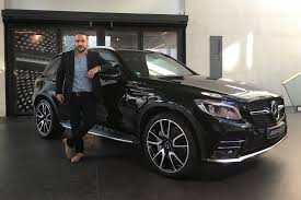 Francois Xavier Demaison Acteur Francais Et Ambassadeur Mercedes Benz Vient De Recevoir Son Mercedes Amg Glc 43 4matic Mercedes Benz Mercedes Voitures Neuves
