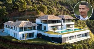 Inside ronaldo's house pretty good and ronaldo is with is family if you want to see more of this videos please like. Cristiano Ronaldo House Address In Italy