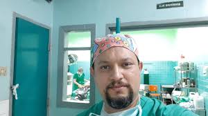 Feliz cumpleaños al Dr. Ramon Lagos Andino, director Medico de Hope Walks  Honduras. Dios le bendiga y gracias por su labor con la niñez de Honduras.  Celebrando desde el Quirofano!