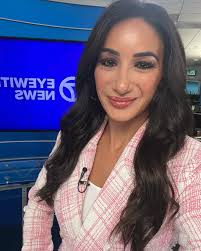 My (sometimes 😂) nice sister @jpathieu got me this gorgeous @apricotlane  blazer