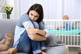 Depresi postpartum atau postpartum depression adalah depresi yang terjadi setelah melahirkan. 8 Fakta Tentang Depresi Setelah Melahirkan Yang Perlu Mom Ketahui Okemom
