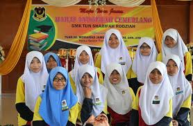 Soalan 3 pengetahuan dan kemahiran bahasa set 2; Sekolah Menengah Kebangsaan Tun Sharifah Rodziah Photos Facebook