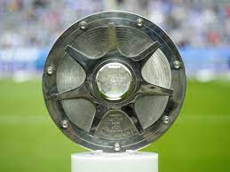 In der mitte der schale ist ein 1,2 kilogramm schwerer bergkristall eingefasst, von dem ein siebenstrahliger stern ausgeht. Koln Erhalt Am Sonntag Die Schale 2 Bundesliga Kicker