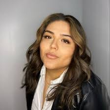 Luisa Barron's Instagram, Twitter & Facebook