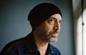 Pourquoi Adrian Crowley est l'un des secrets les mieux gardés de la musique  actuelle