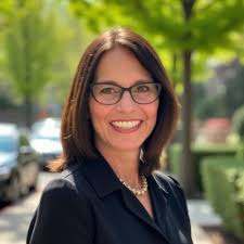 Last week I was invited to speak to Business Analytics and Information  Management (BAIM) Undergraduate and Graduate students at Western New  England University 🐻 We discussed the impact of #AI on… |