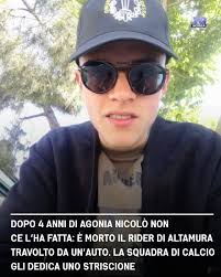 😞Quella sera del 21 novembre di 4 anni fa ad Altamura pioveva. Ma Nicolò,  un ragazzo che all'epoca aveva 21 anni, era ugualmente al lavoro. Faceva il  rider col suo motorino. Consegnava