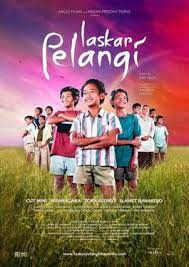 Dimana pada film tersebut, banyak adegan yang ada pada novelnya yang tidak ditayangkan dalam filmnya. Laskar Pelangi Wikipedia