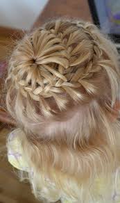 Flechtfrisuren Mit Dutt Eine Tolle Anleitung Z Anleitung Dutt Eine Flechtfrisuren Mit Sei Korean Beauty Tips Beauty Tips For Skin Best Beauty Tips