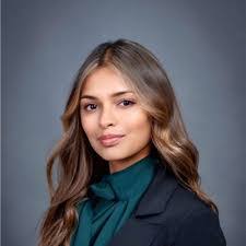 Eloise Davenport's Instagram, Twitter & Facebook