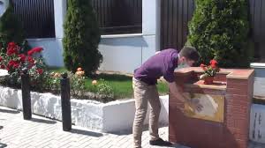 Ambasadorul rusiei in romania, valeri kuzmin, spune ca harta moldovei mari oferita luna trecuta de vladimir putin lui igor dodon a fost doar o dovada a istoriei comune dintre republica moldova si rusia, un gest normal si nicidecum un afront la adresa romaniei. Agora Protest La Ambasada FederaÈ›iei Ruse De La ChiÈ™inÄƒu Am ConfecÈ›ionat Harta Romaniei Mari Cu Linia NeagrÄƒ De Separare A Basarabiei Video
