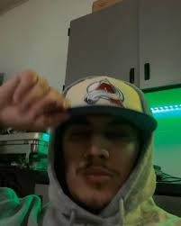 Quit actin like you fw me like that 🙎🏽‍♂️🧍🏽‍♂️