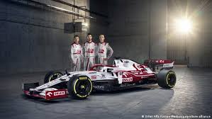 Formula 1 cars are back on track in bahrain and we now have our first real glimpses of all the cars lining up on the 2021 grid. F1 Cars And Drivers Of The 2021 Season All Media Content Dw 26 03 2021